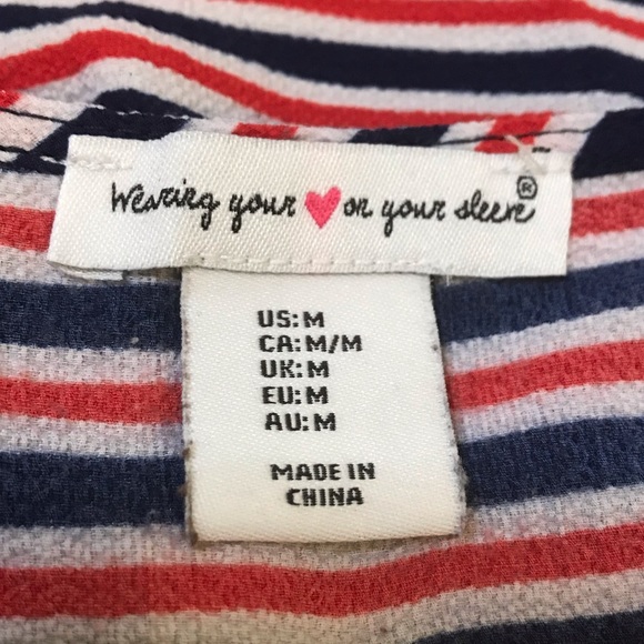 Wearing your heart on your sleeve Red/Blue/White Top size Medium EUC - Picture 6 of 10